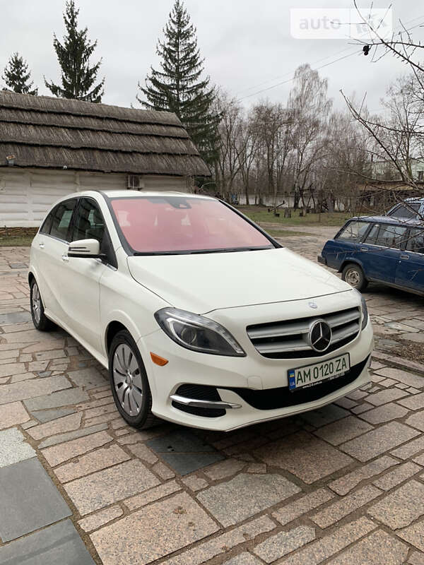 2016 mercedes-benz b-250e