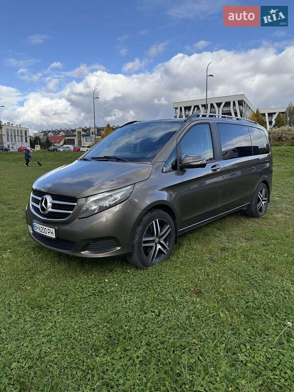 2017 mercedes-benz v 250
