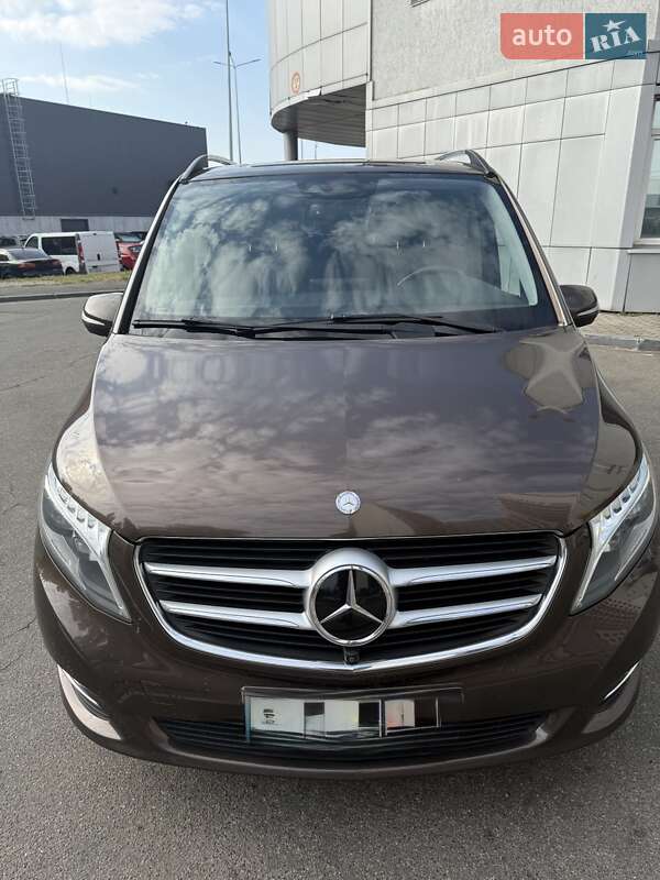 2015 mercedes-benz v 250