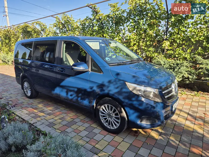 2016 mercedes-benz v 220 cdi
