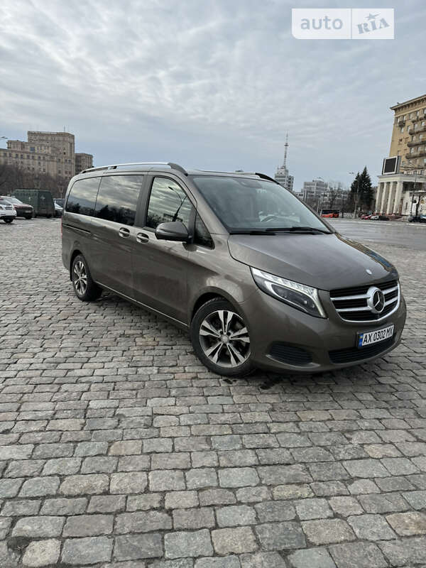 2017 mercedes-benz v 250