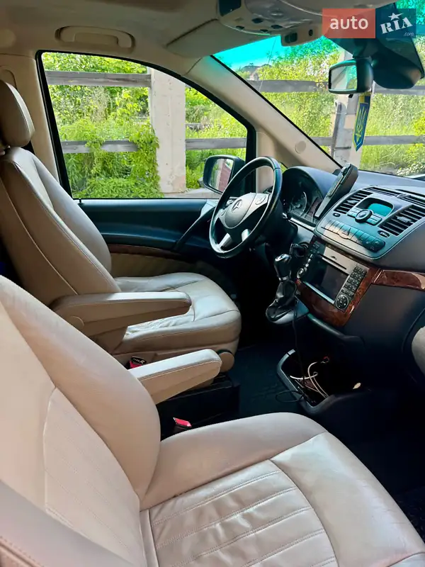 2011 mercedes-benz viano