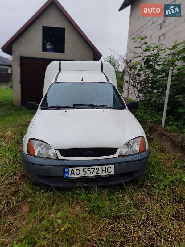 2001 ford courier