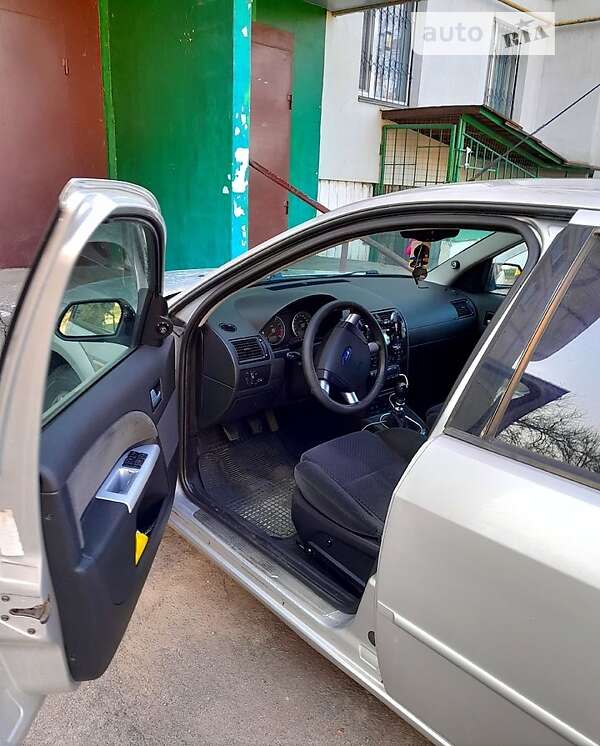 2002 ford mondeo