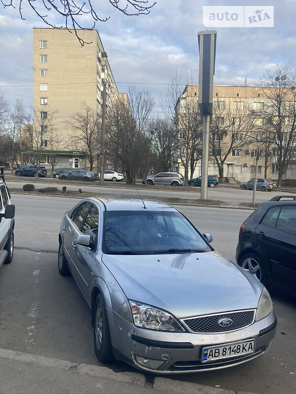 2004 ford mondeo