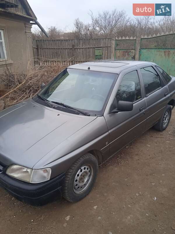 1992 ford escort