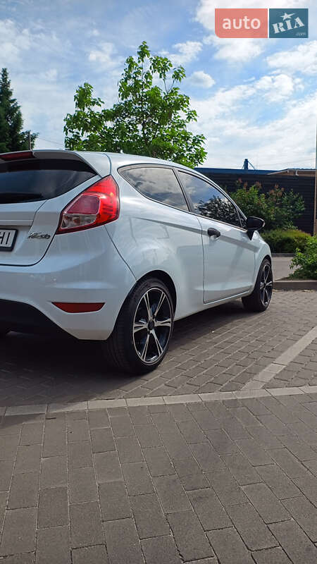 2013 ford fiesta