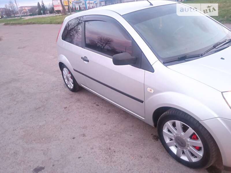 2004 ford fiesta