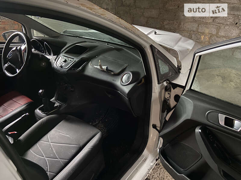 2013 ford fiesta