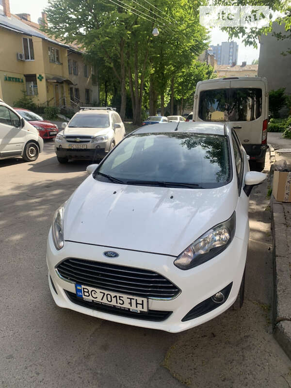 2014 ford fiesta