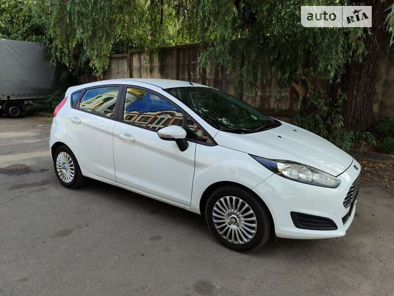 2015 ford fiesta