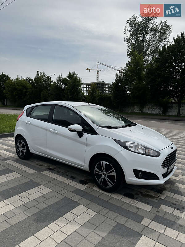 2015 ford fiesta