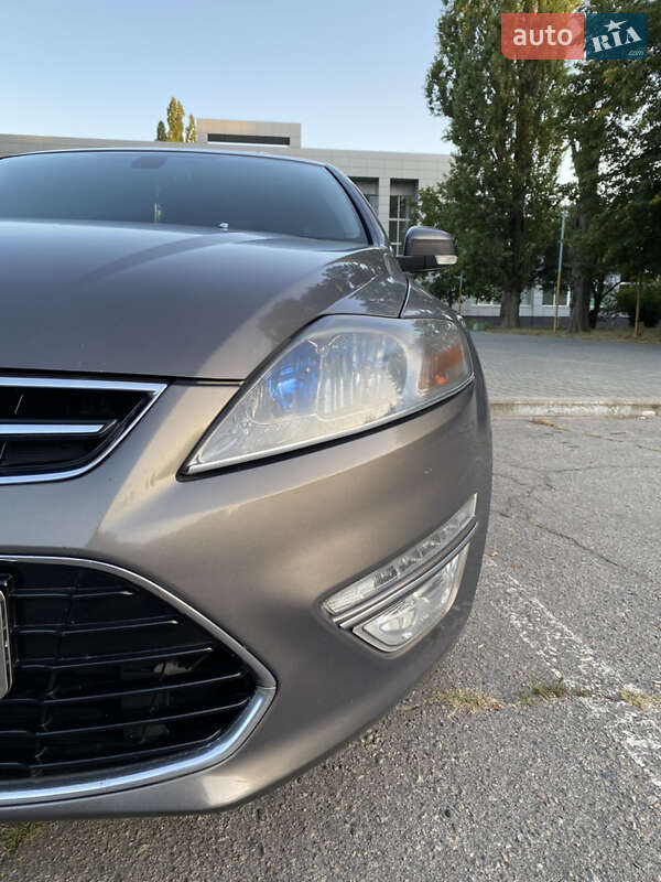 2011 ford mondeo