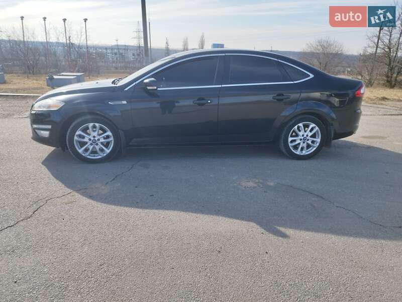 2011 ford mondeo