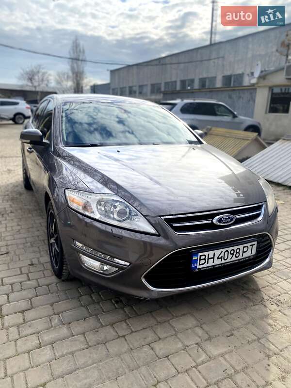 2011 ford mondeo