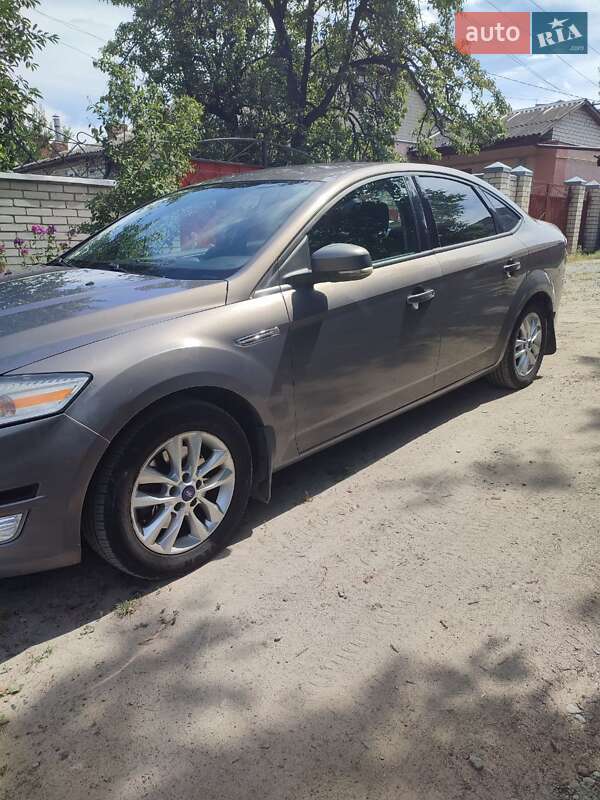 2011 ford mondeo