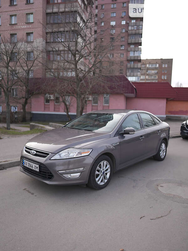2011 ford mondeo
