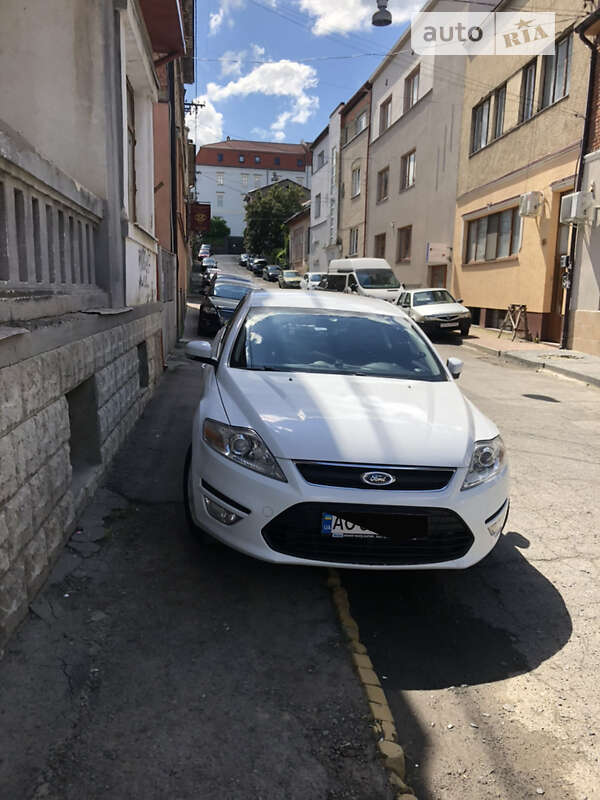 2011 ford mondeo