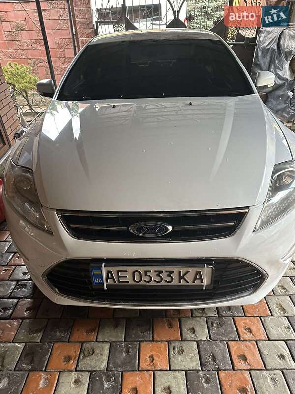 2012 ford mondeo