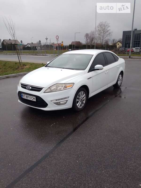 2012 ford mondeo