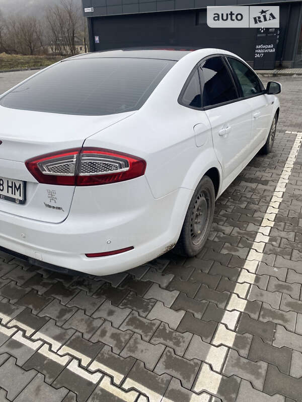 2012 ford mondeo