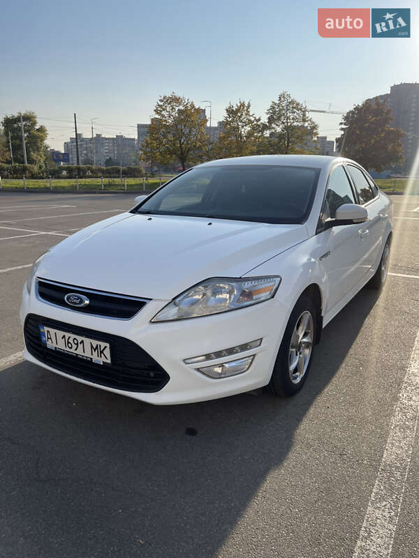 2012 ford mondeo