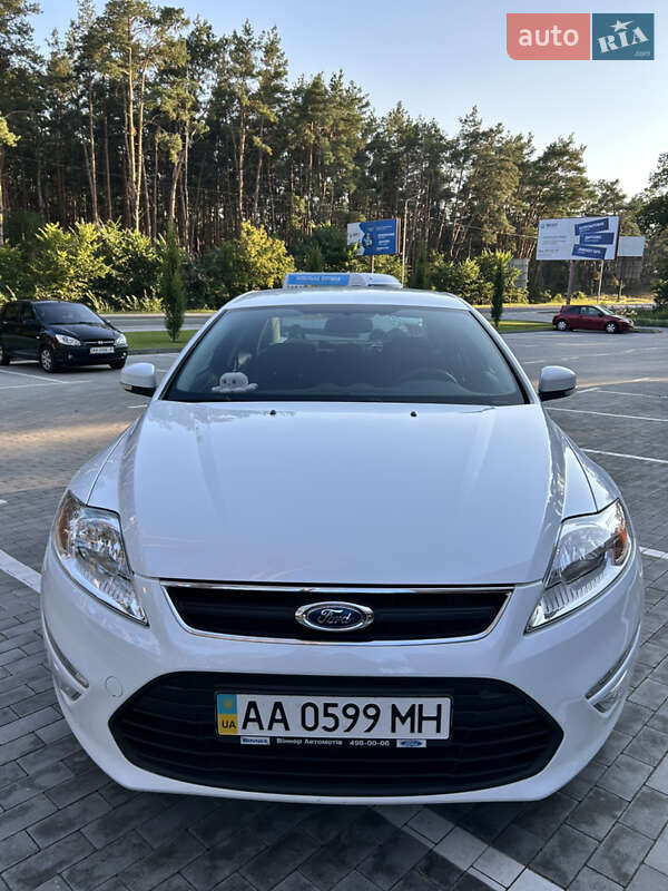 2012 ford mondeo
