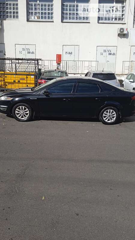 2012 ford mondeo