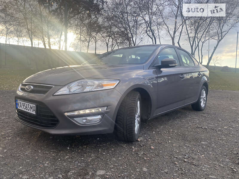 2012 ford mondeo