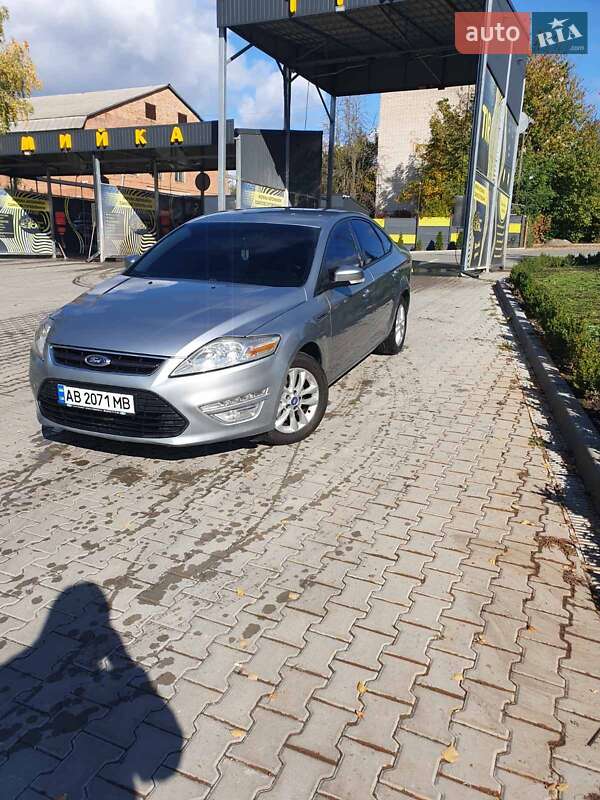 2012 ford mondeo