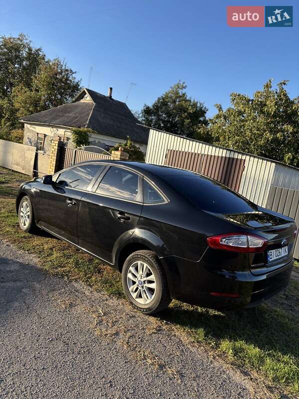 2012 ford mondeo