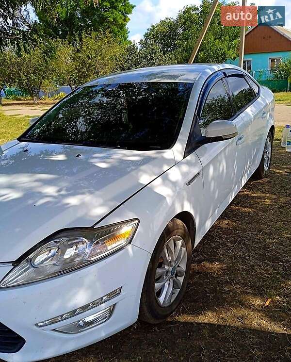 2012 ford mondeo