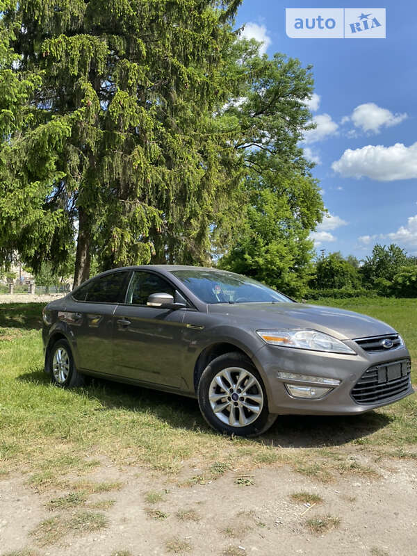 2012 ford mondeo
