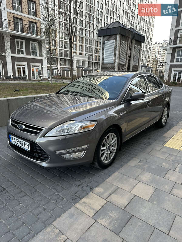 2012 ford mondeo