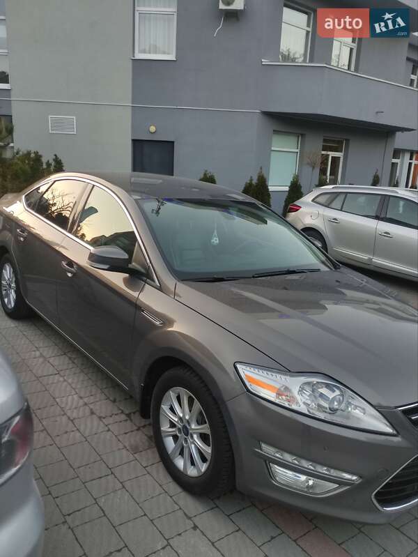 2012 ford mondeo