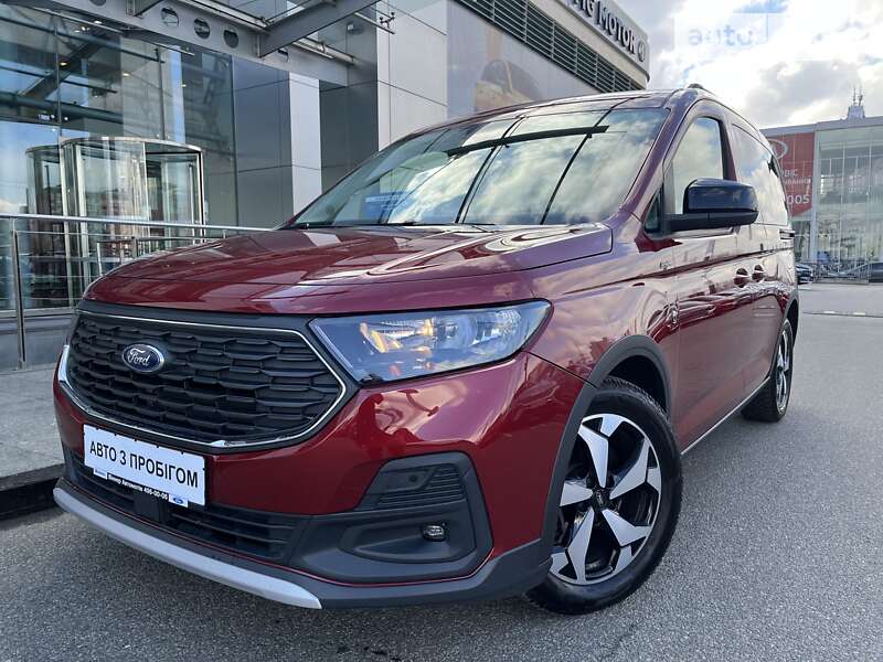 2023 ford tourneo