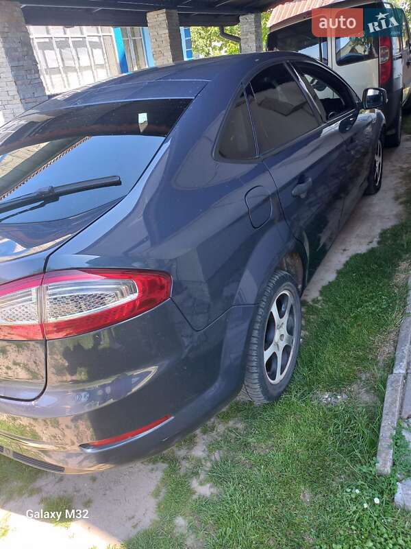 2013 ford mondeo