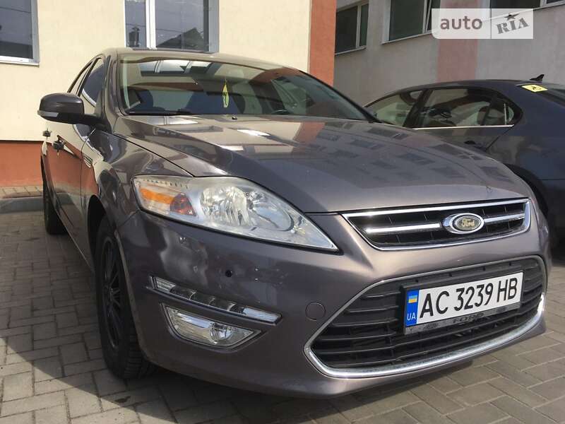 2013 ford mondeo