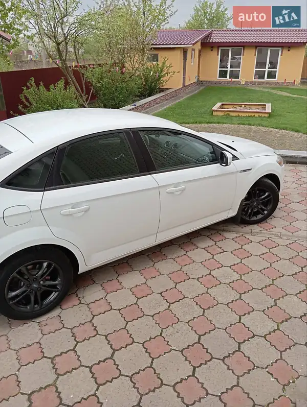 2014 ford mondeo