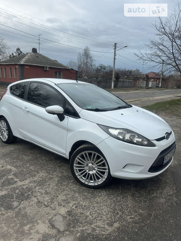 2010 ford fiesta