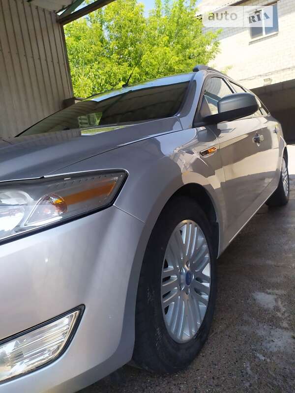2010 ford mondeo