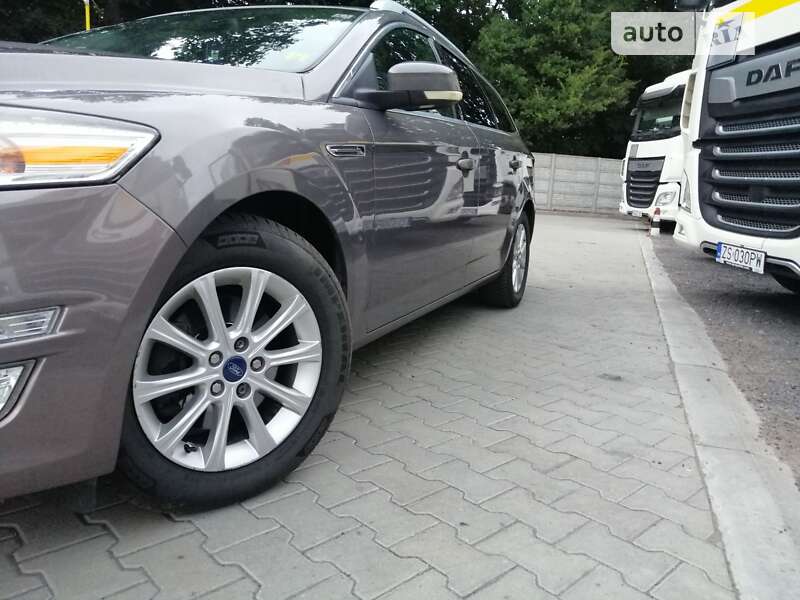 2011 ford mondeo