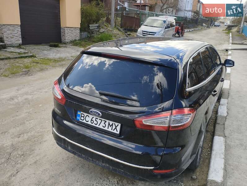 2012 ford mondeo