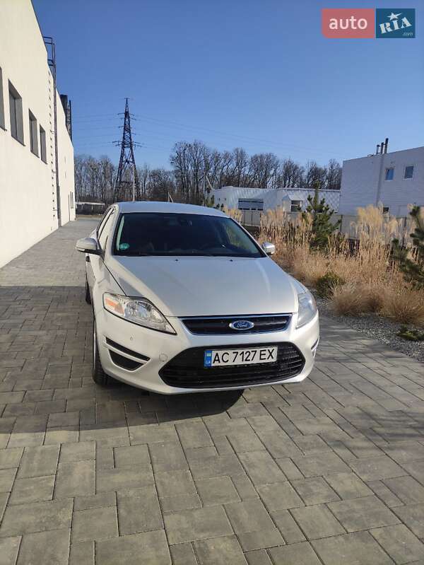2012 ford mondeo