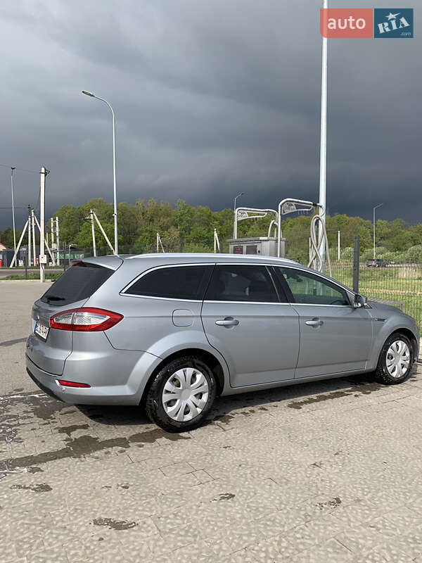 2013 ford mondeo
