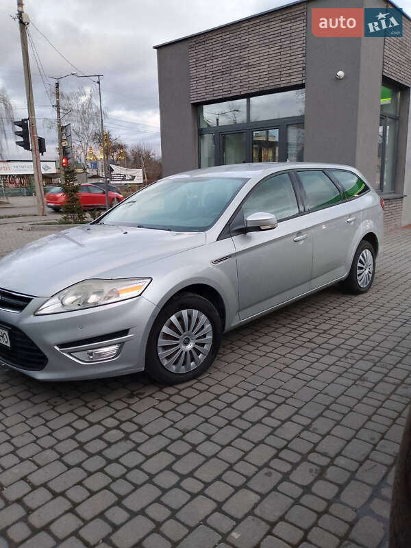 2013 ford mondeo