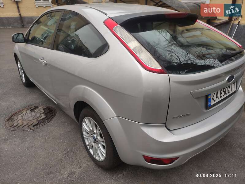 2010 ford focus