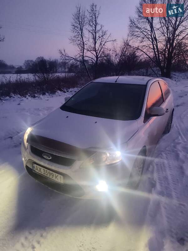 2010 ford focus
