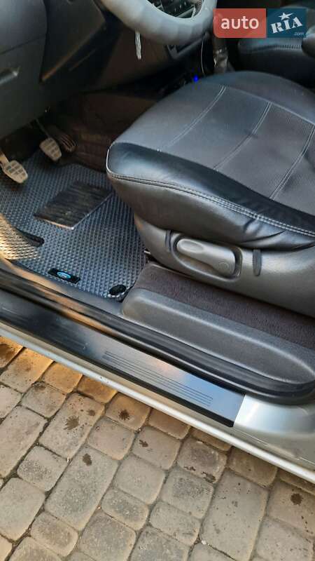 2004 ford galaxy