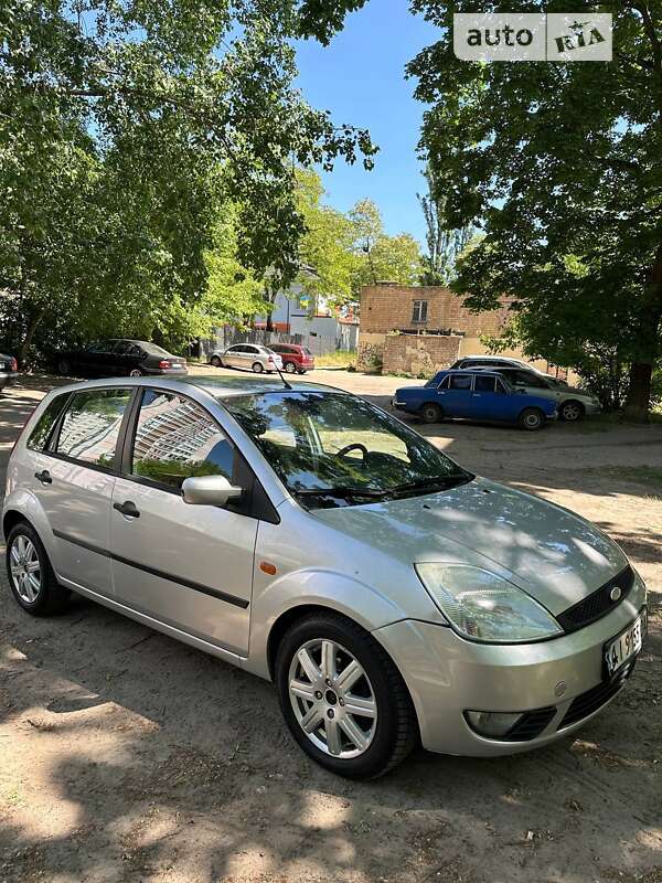 2004 ford fiesta